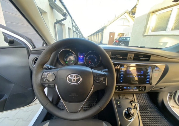 Toyota Auris cena 44900 przebieg: 229541, rok produkcji 2017 z Kraków małe 154